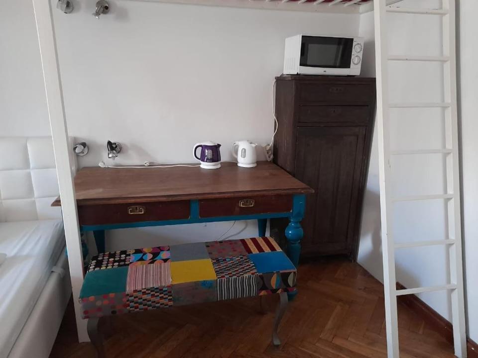 Rodzinna Przestrzen Dla 8 Osob 2 Pokoje Z Lazienka I Mini Aneksem Варшава Екстериор снимка